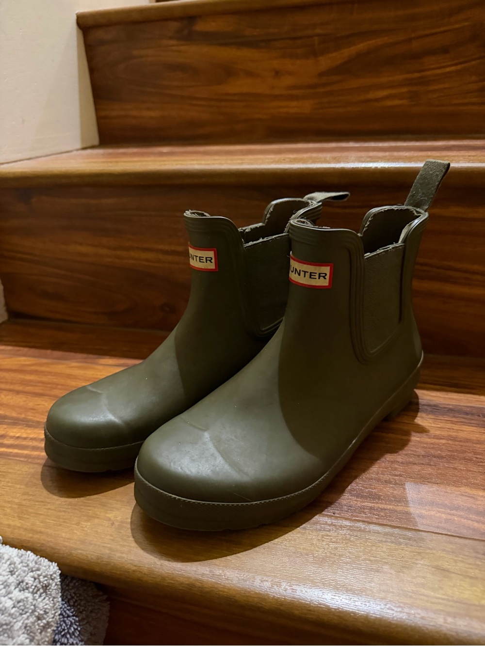 Hunter Short Chelsea Rain Boots in Olive